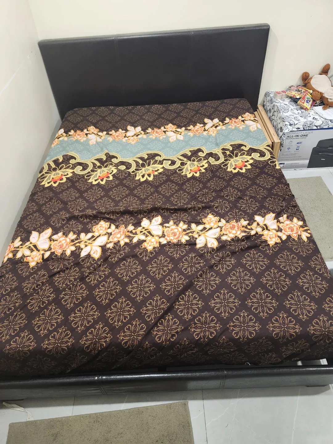 Queen Size Bed Frame without Mattress image indicator(2)