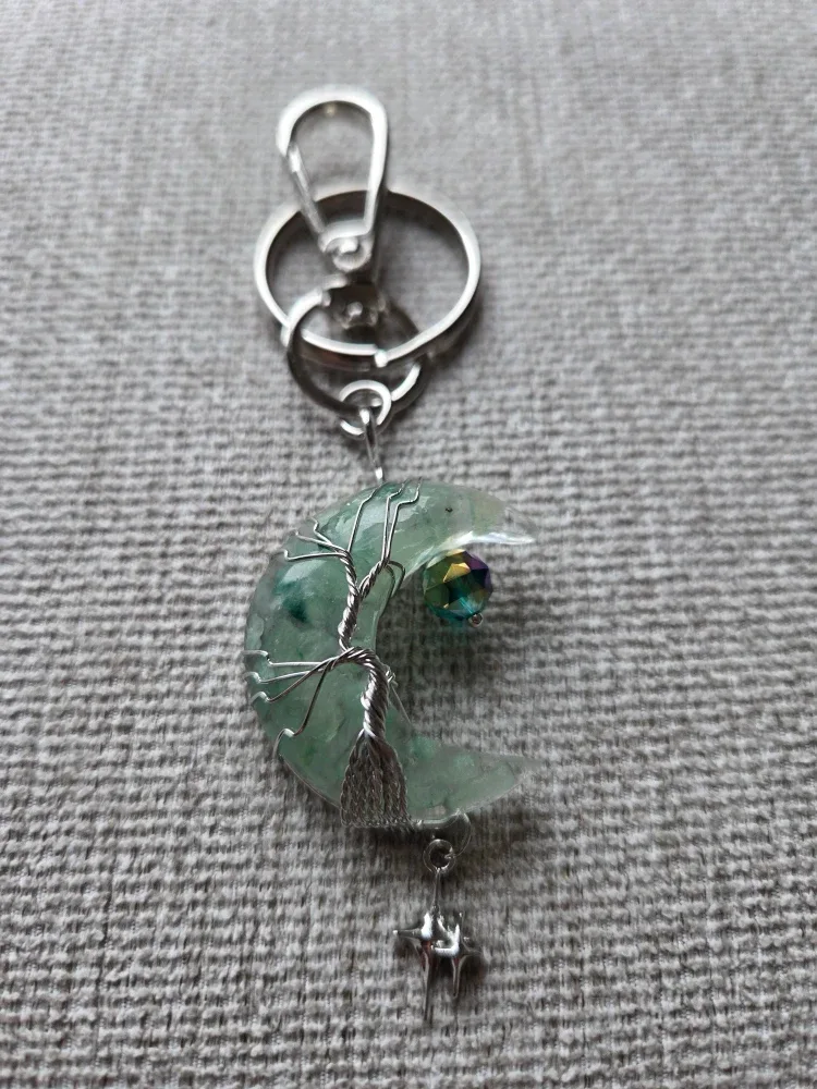 Handmade Crystal Keychains - Unique & Charming! image indicator(3)