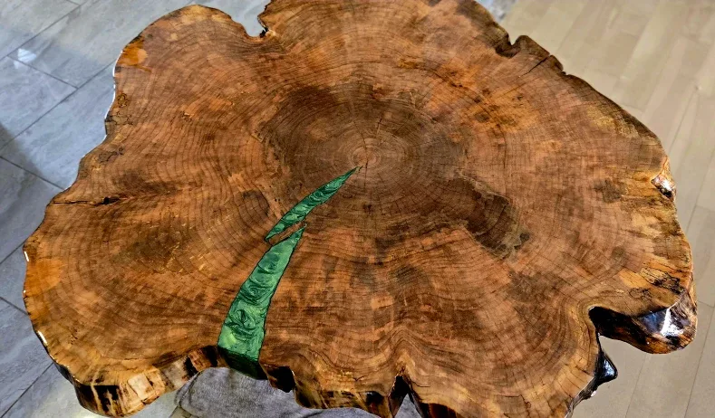 Luxurious Live Edge Spalted maple Coffee Table image indicator(4)