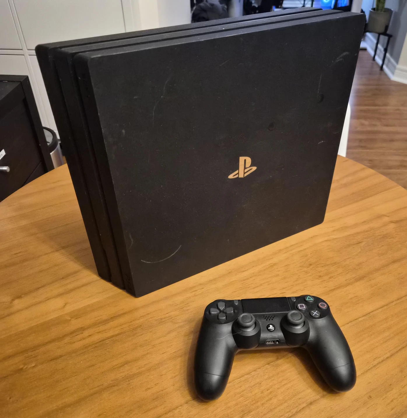 PlayStation 4 Pro 1TB Console + 8 Games