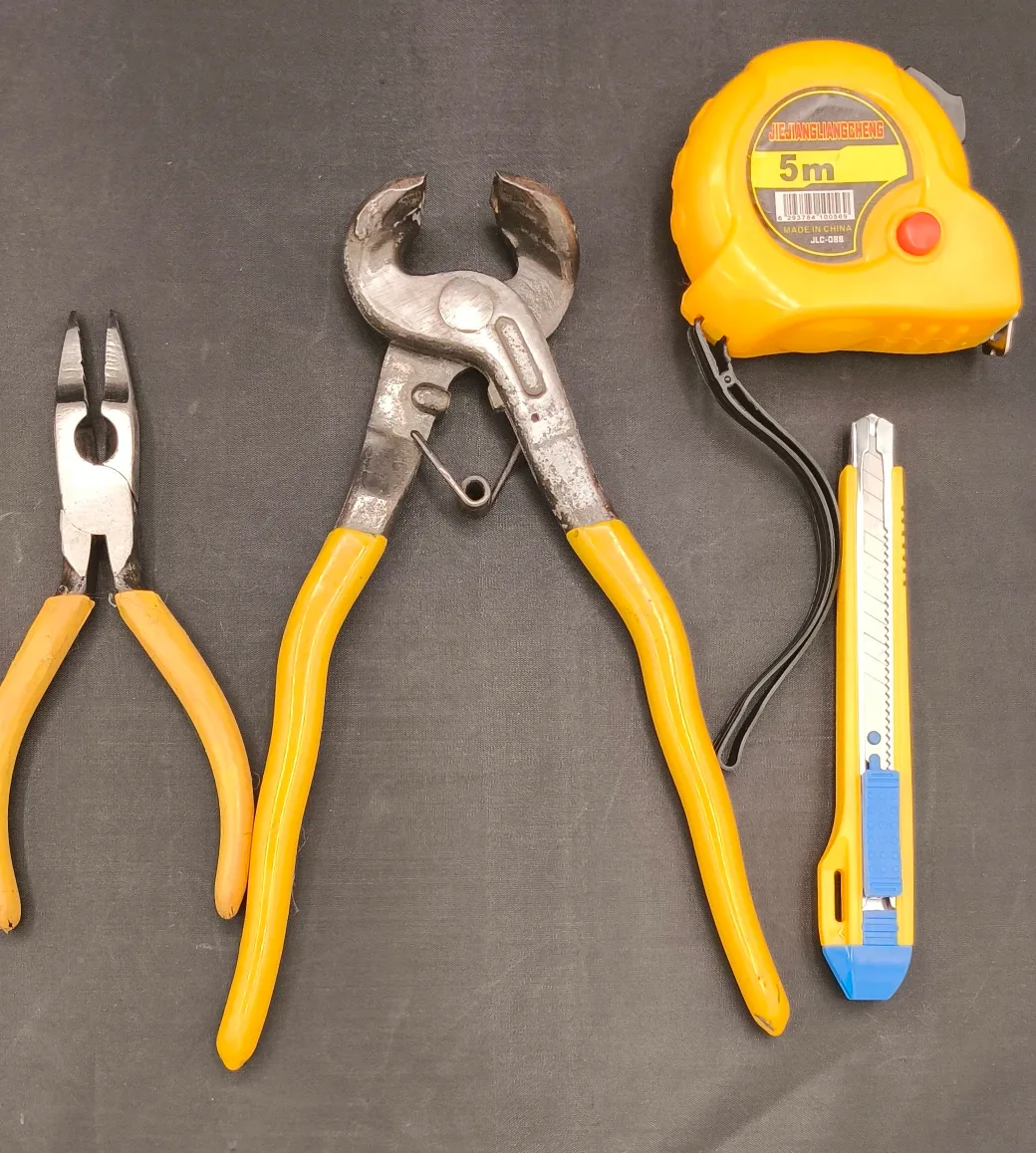 8-Piece Yellow Home Repair Tool Kit image indicator(4)