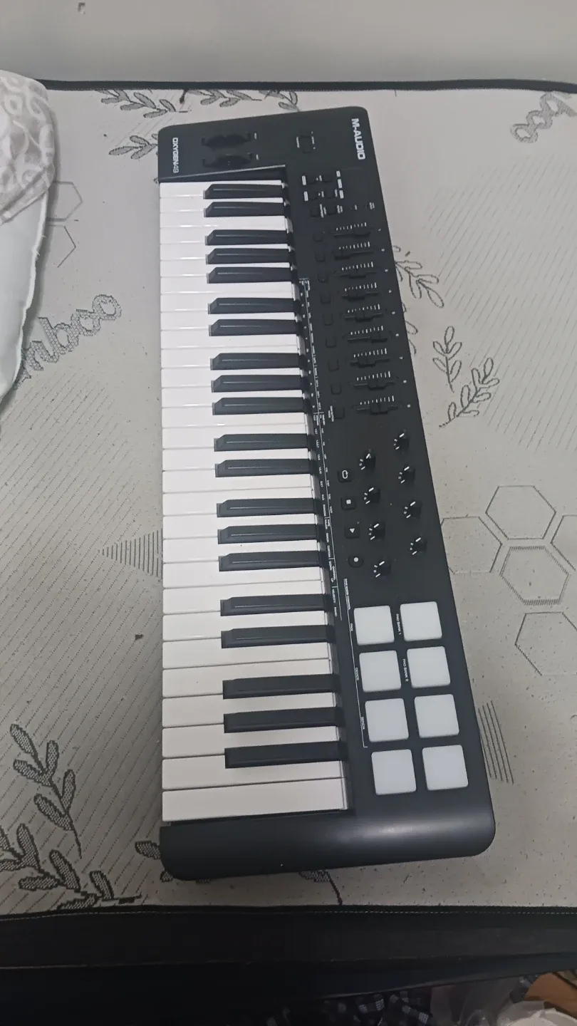 M-Audio Oxygen 49 MKV MIDI Keyboard image indicator(2)