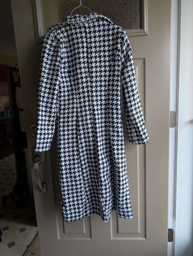BNWOT Womens sz lg houndstooth trenchcoat blazer image indicator(2)