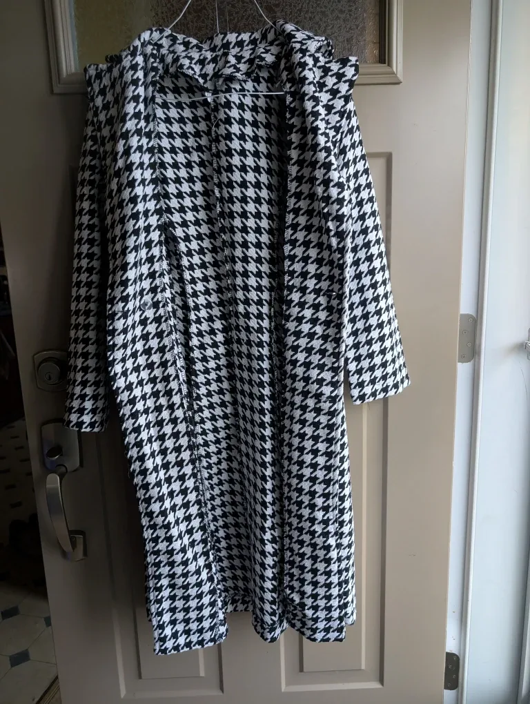 BNWOT Womens sz lg houndstooth trenchcoat blazer image indicator(4)