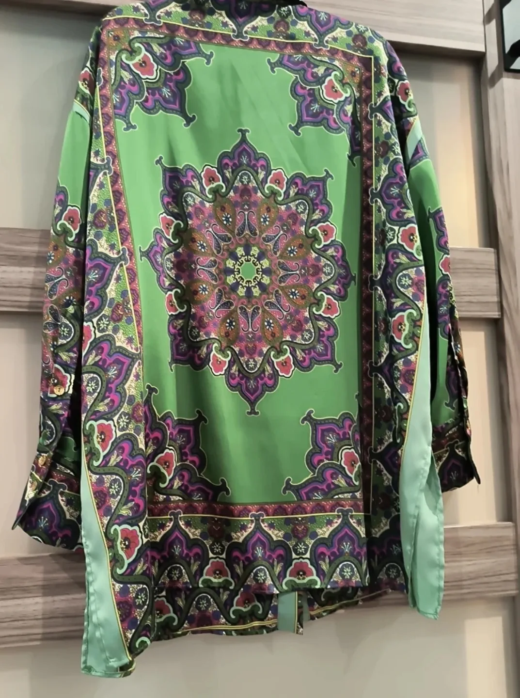 Green Patterned Button-Up Shirt Zara M image indicator(2)