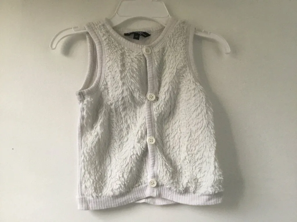 Girls sz 4 sweaters $4 each image indicator(2)