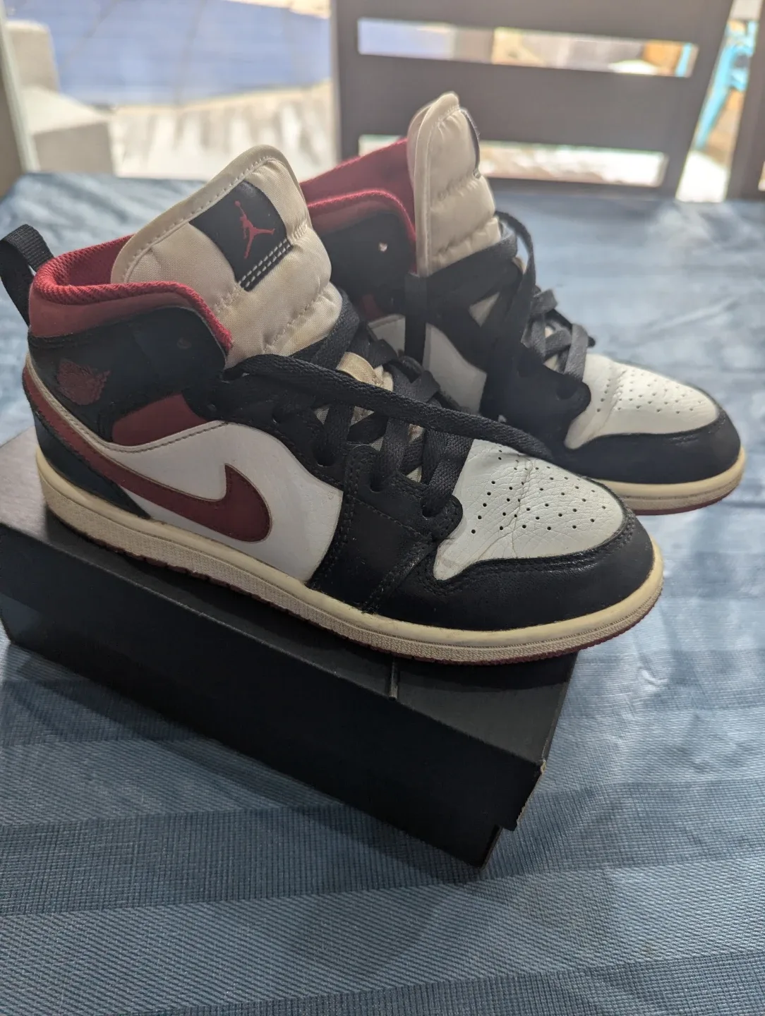 Air Jordan 1 Mid Black White Gym Red