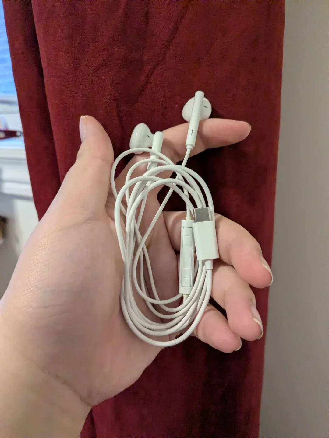 White USB-C Earbuds