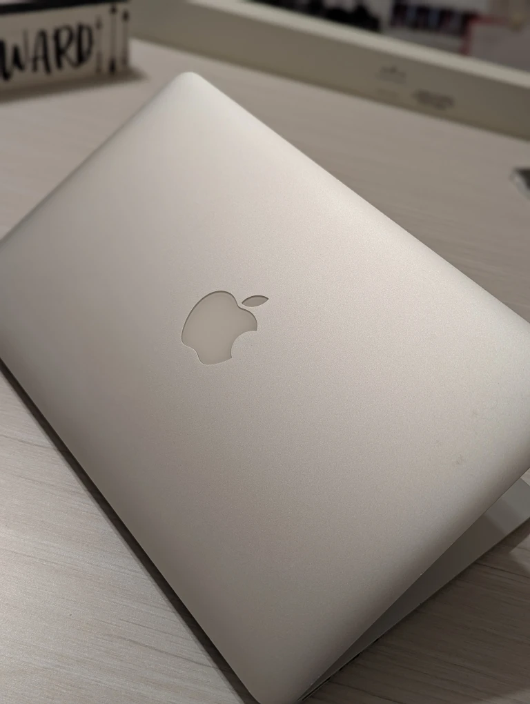 MacBook Air - photo 2