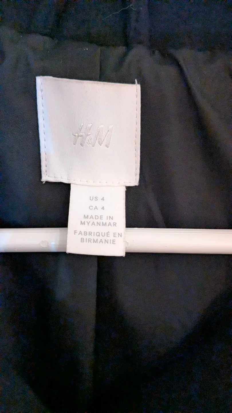H&M Black Coat - Size 4 image indicator(3)