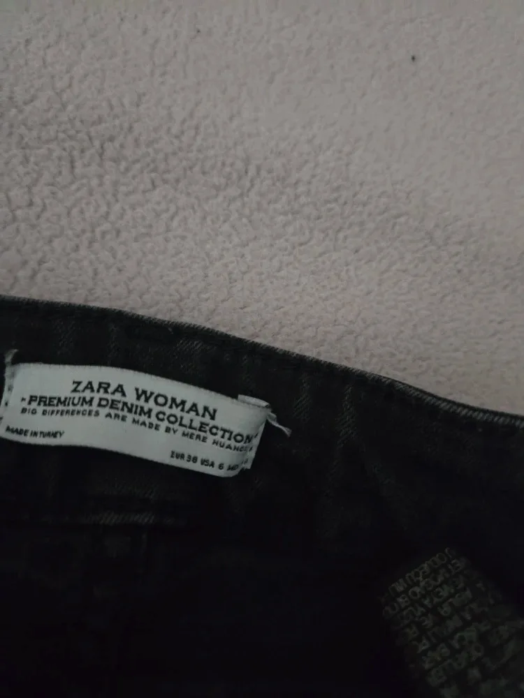 Zara Woman Premium Denim Collection Jeans, Size 6 image indicator(2)