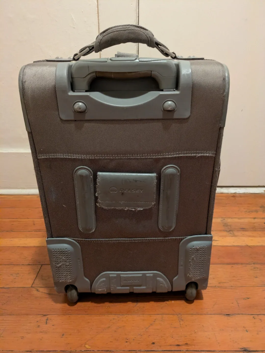 Delsey Grey Rolling Carry-On Suitcase Set image indicator(4)