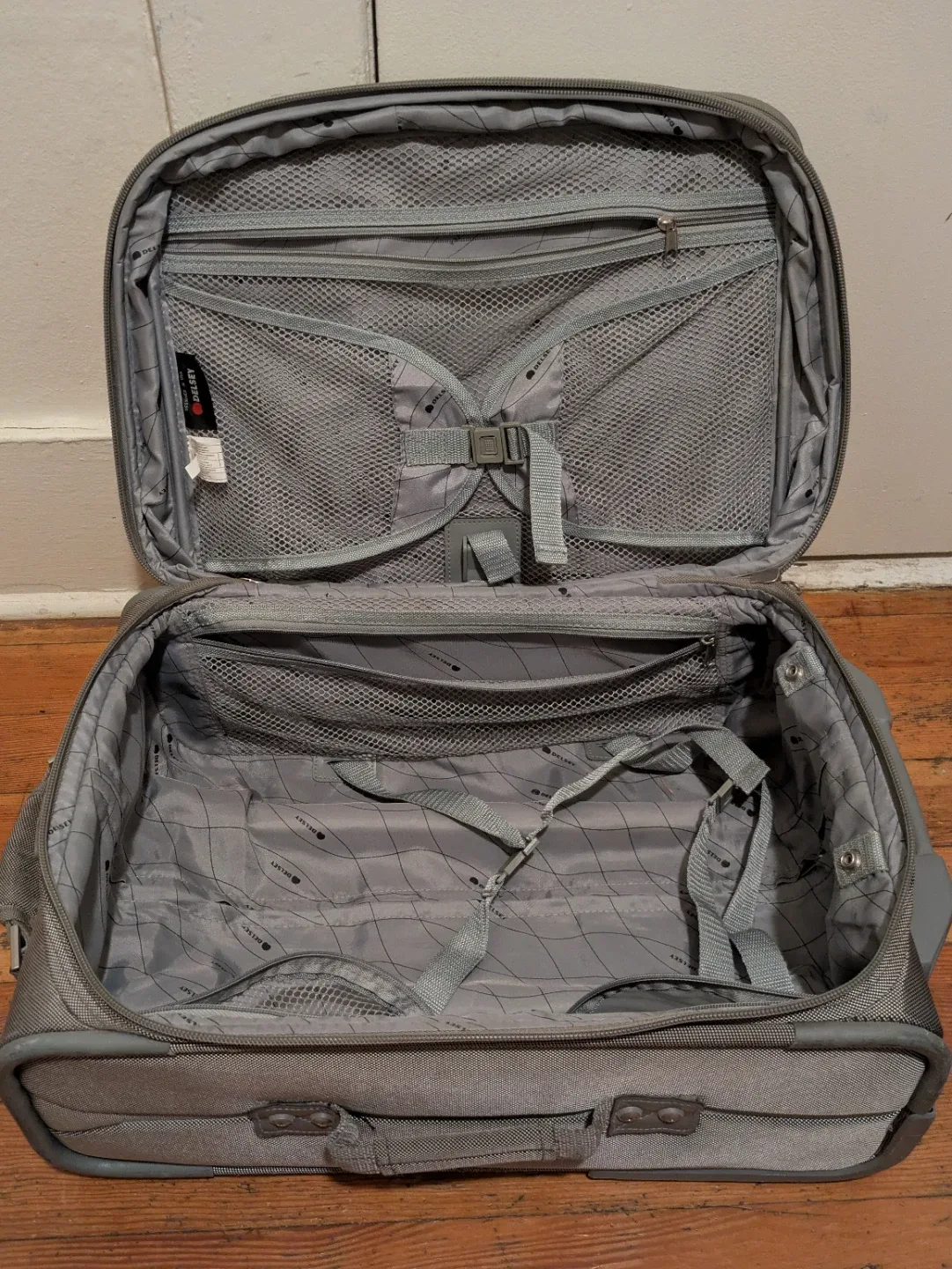 Delsey Grey Rolling Carry-On Suitcase Set image indicator(6)