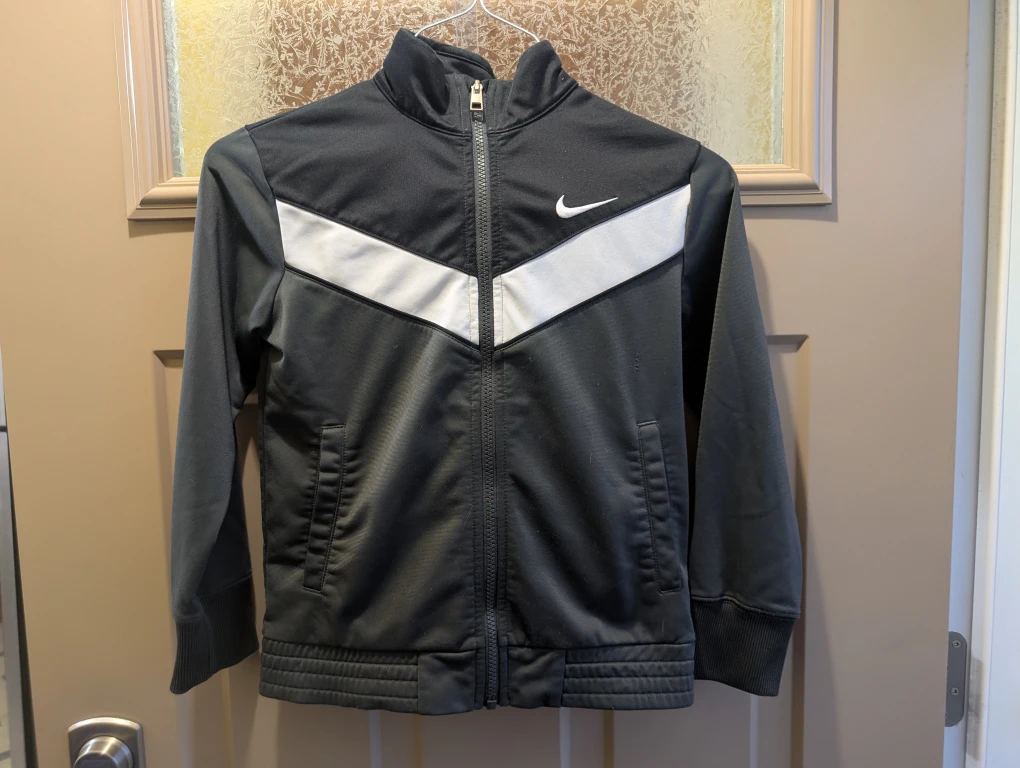 Boys sz sm Nike sweater