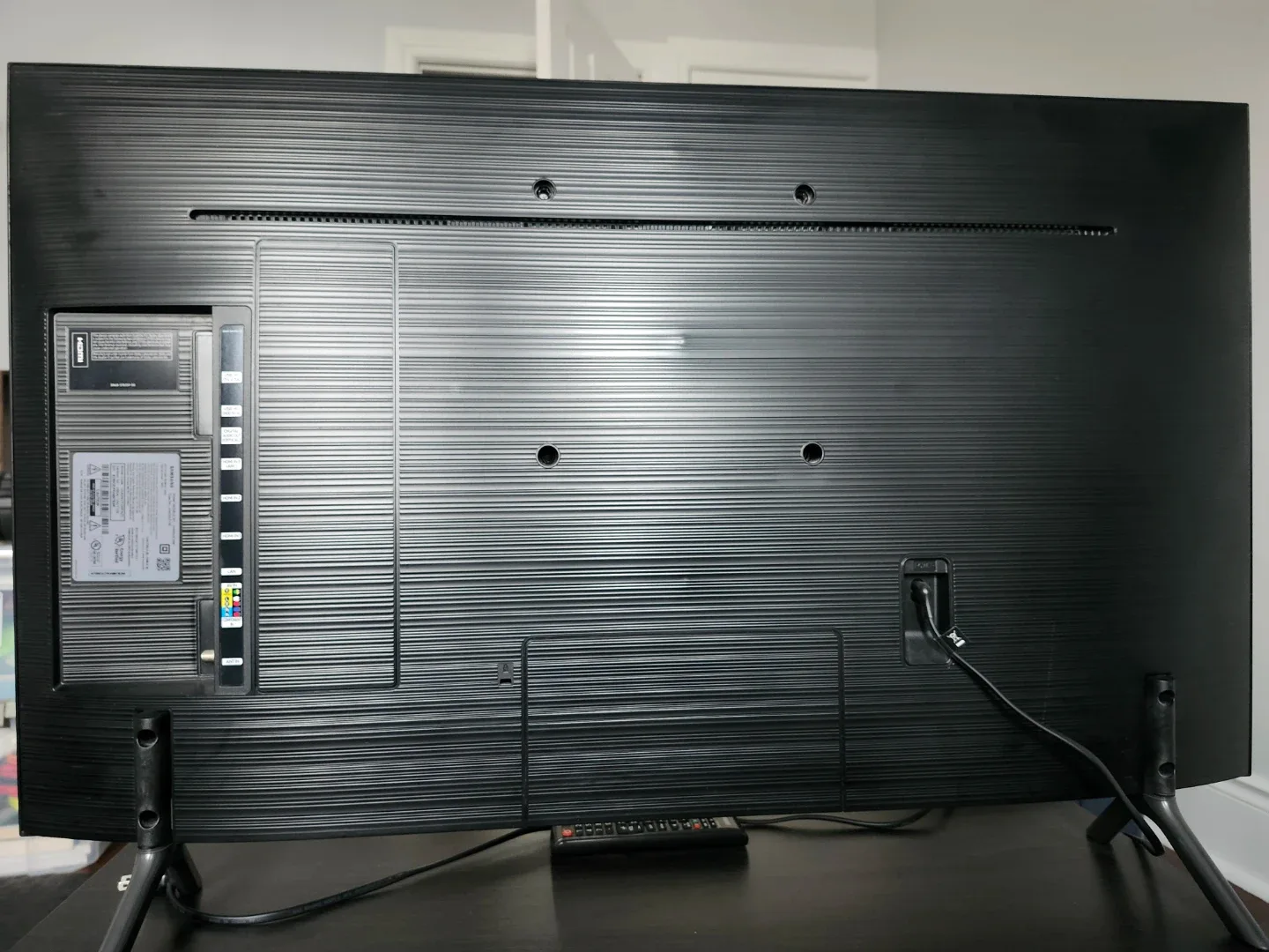 Samsung 43" 4K smart TV. NU700 Series 7 plus table image indicator(3)