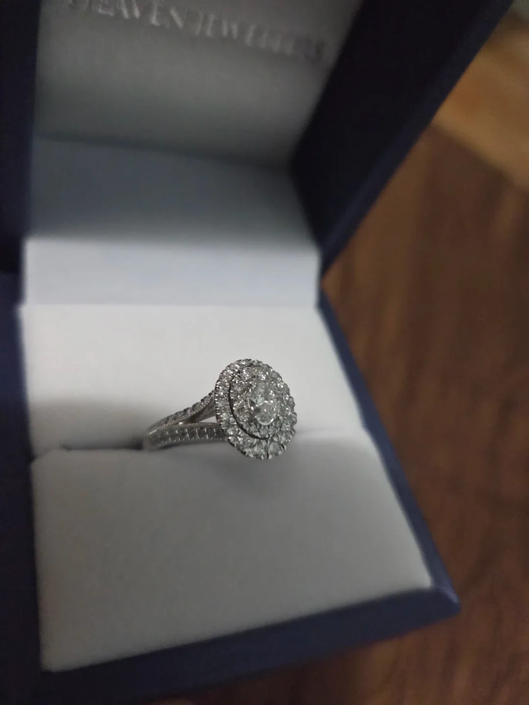 Diamond Engagement Ring image indicator(5)