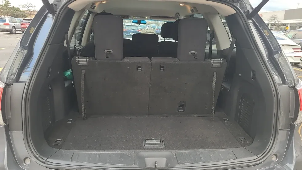 Nissan Pathfinder SUV s image indicator(9)