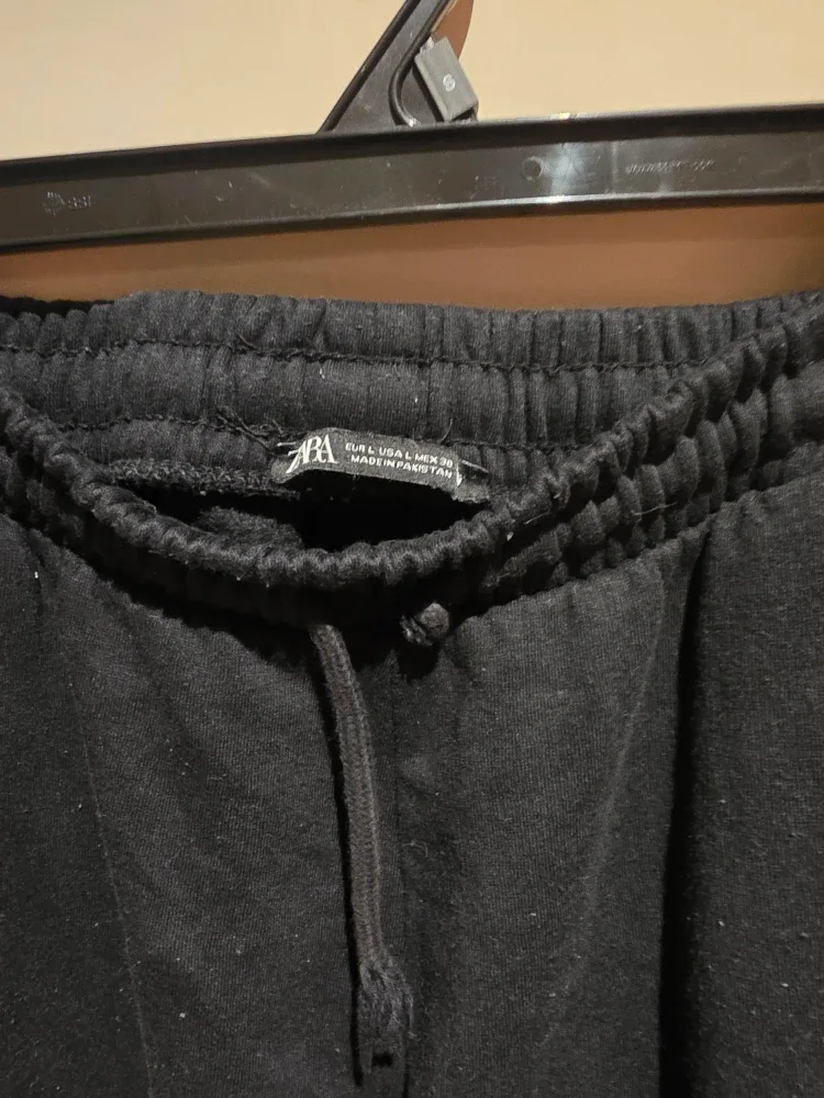 Zara Black Sweatpants - Size L image indicator(2)