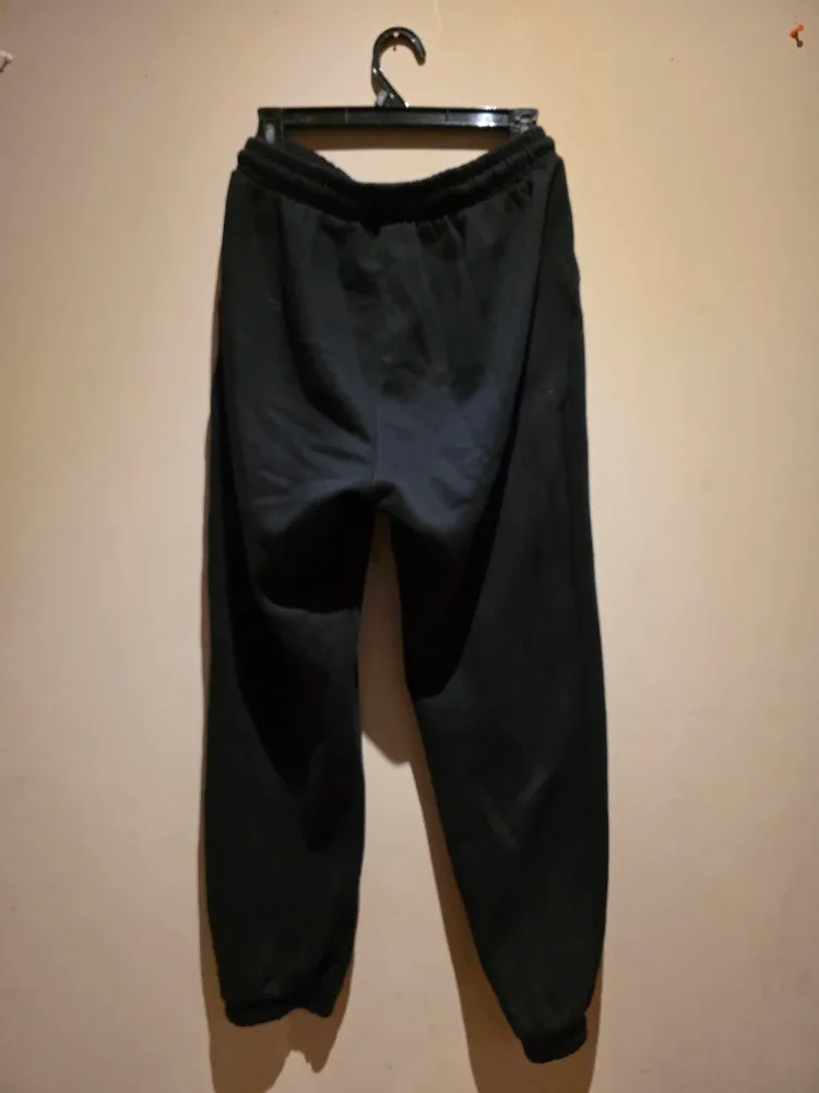 Zara Black Sweatpants - Size L image indicator(3)