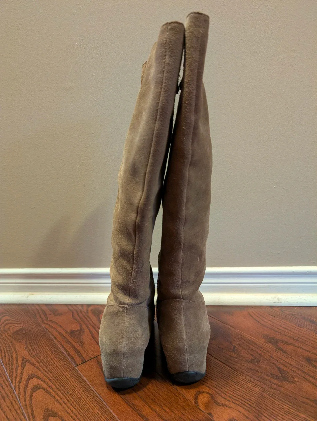 EUC - Women's DKNY Tall Knee High Suede Leather Boots Size 7 image indicator(3)