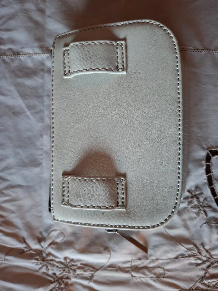 Matt & Nat Vegan Leather Pouch / Cosmetic Bag image indicator(6)