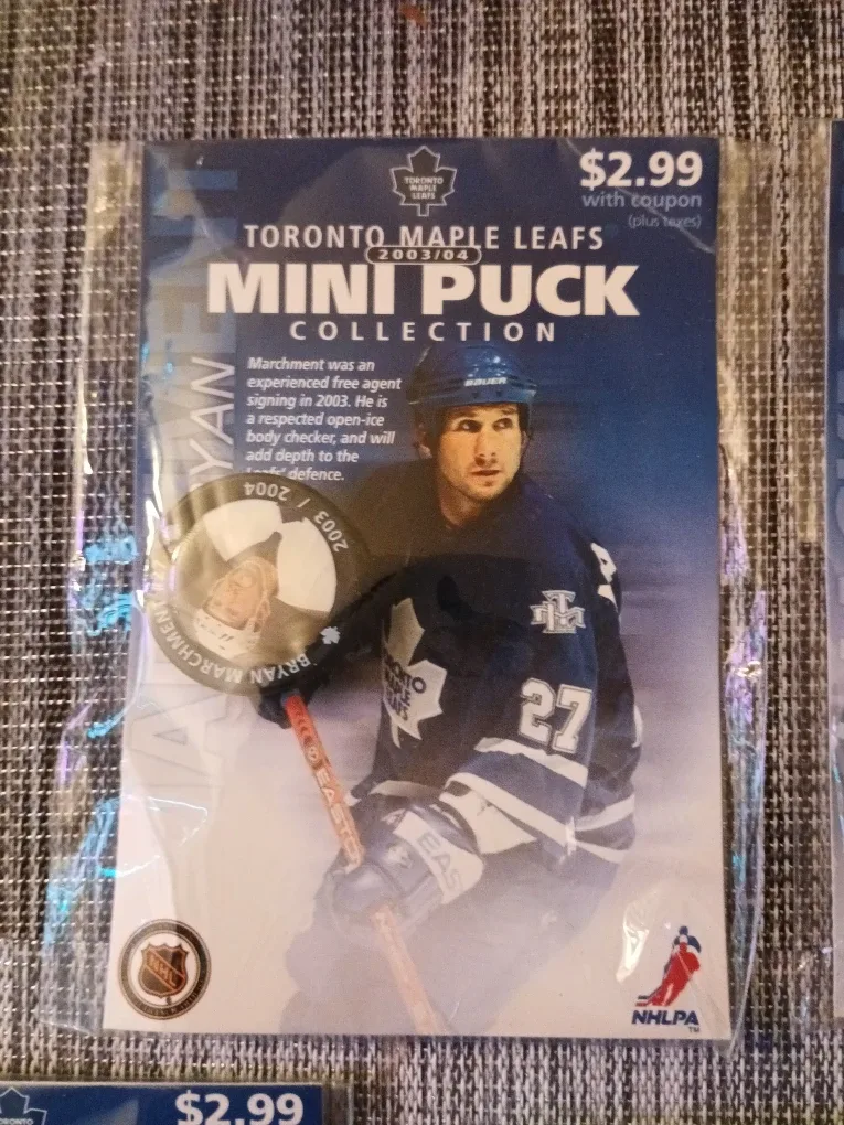 Toronto Maple Leafs Mini Puck Collection 2003/04 image indicator(2)
