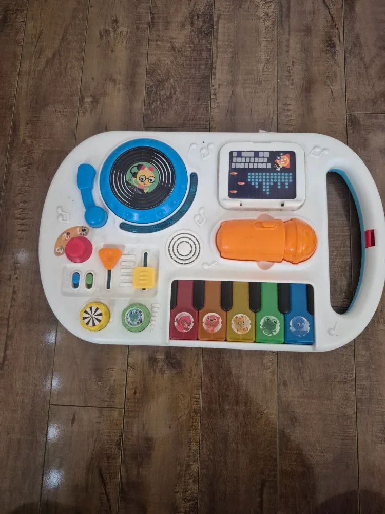 Baby Einstein DJ Table
