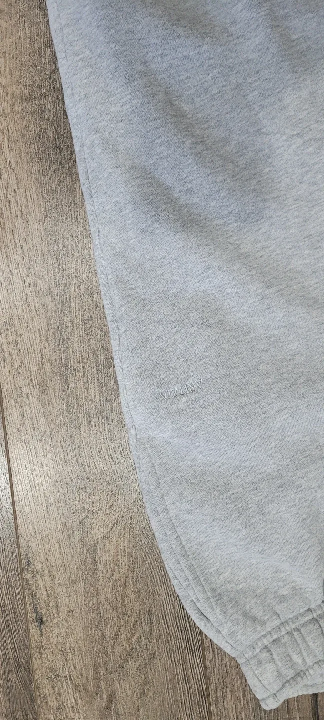 Aritzia Fleece Joggers - Size XS image indicator(2)