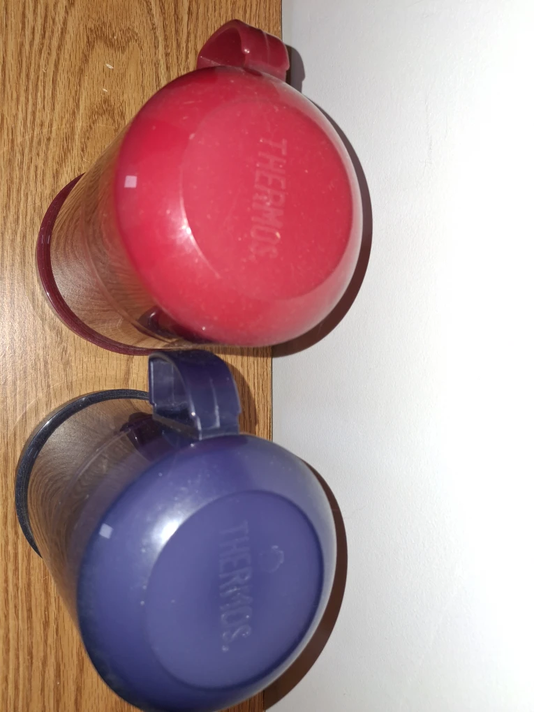 Kids thermos $5 each - photo 2
