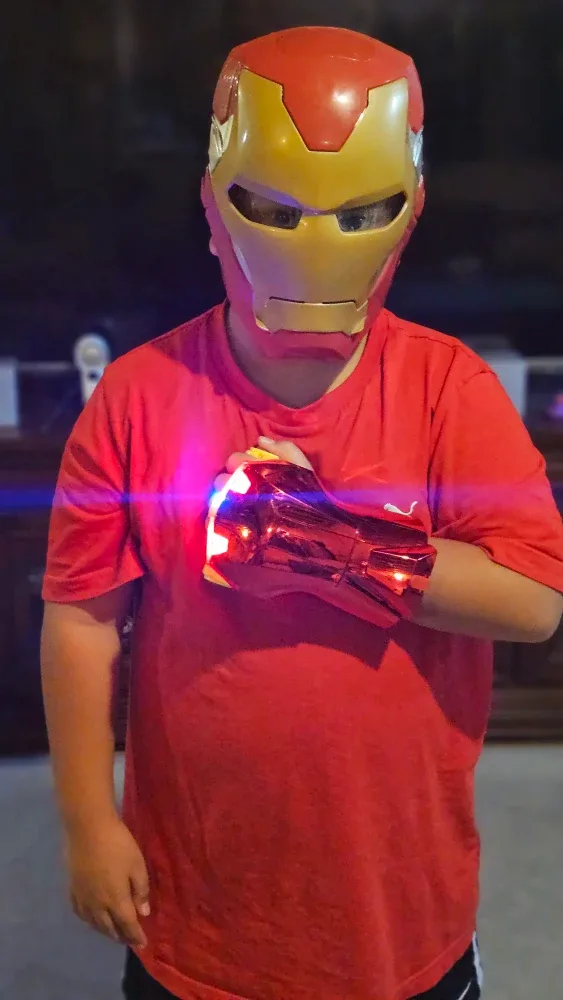 Iron Man Mask and Gauntlet Set image indicator(2)