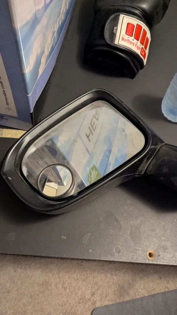 White Honda Civic image indicator(2)