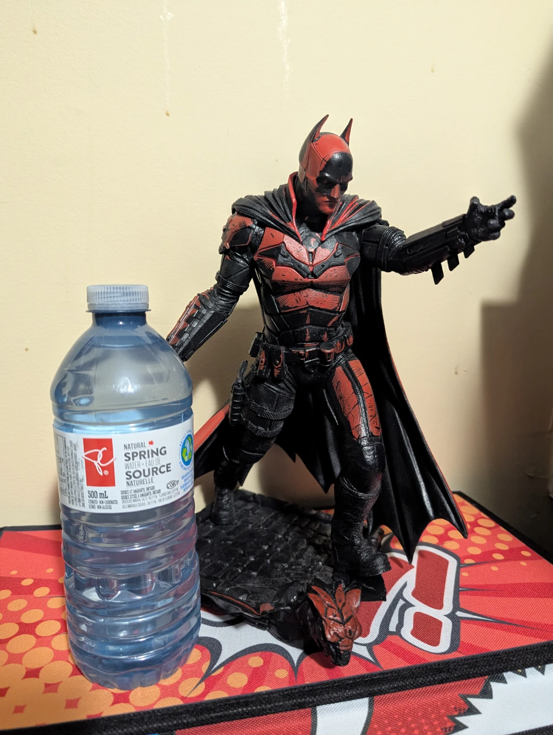 The Batman Gold Label Black and Red Edition - photo 2