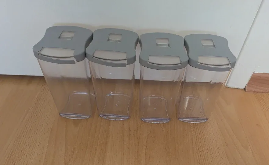 Set of 4 Clear Food Storage Containers