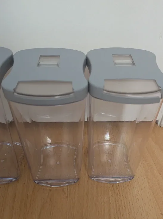 Set of 4 Clear Food Storage Containers image indicator(4)