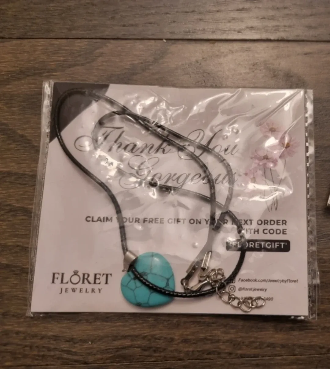 Green Heart Necklace image indicator(2)