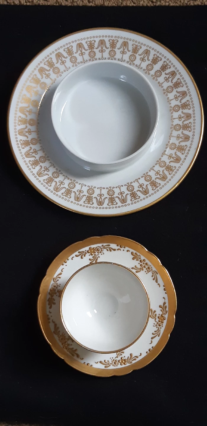 2 Elegant Vintage Serving Dishes (Sauce Boats)