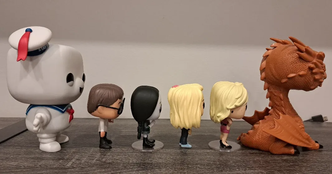 👻 Stay-Puft 👓 McLovin' 👧🏻 Wednesday 🎡 Rose 👱🏻‍♀️ Bundy 🐲 Smaug image indicator(4)