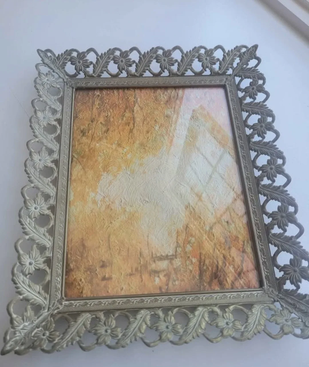 Vintage Gold Filigree Picture Frame image indicator(2)