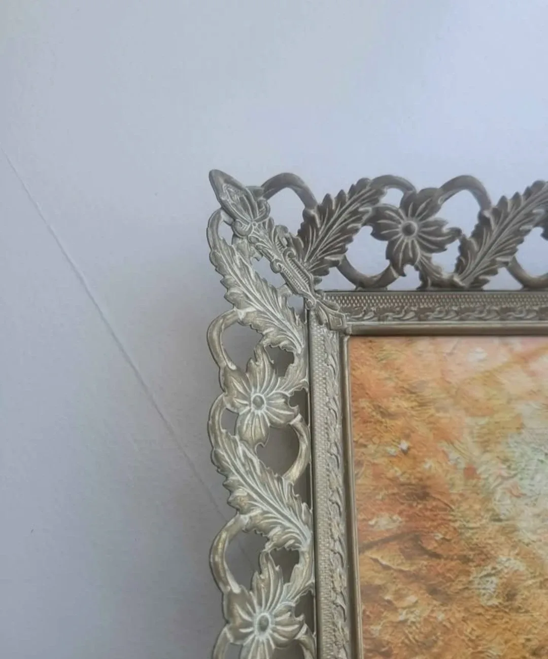 Vintage Gold Filigree Picture Frame image indicator(4)