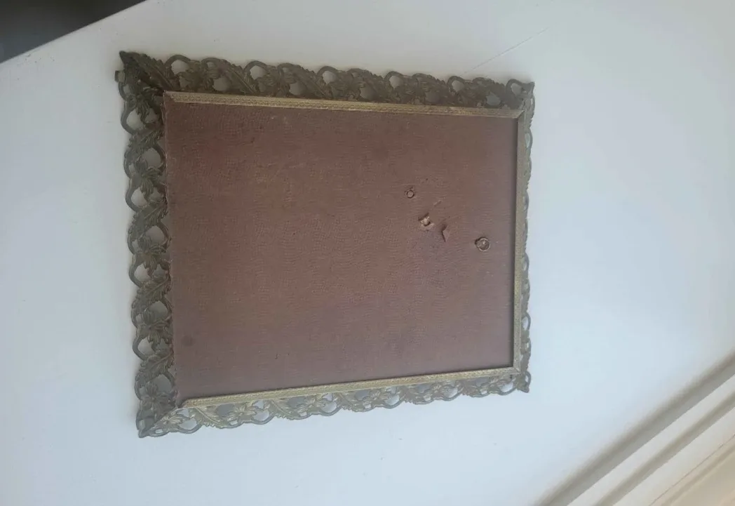 Vintage Gold Filigree Picture Frame image indicator(5)