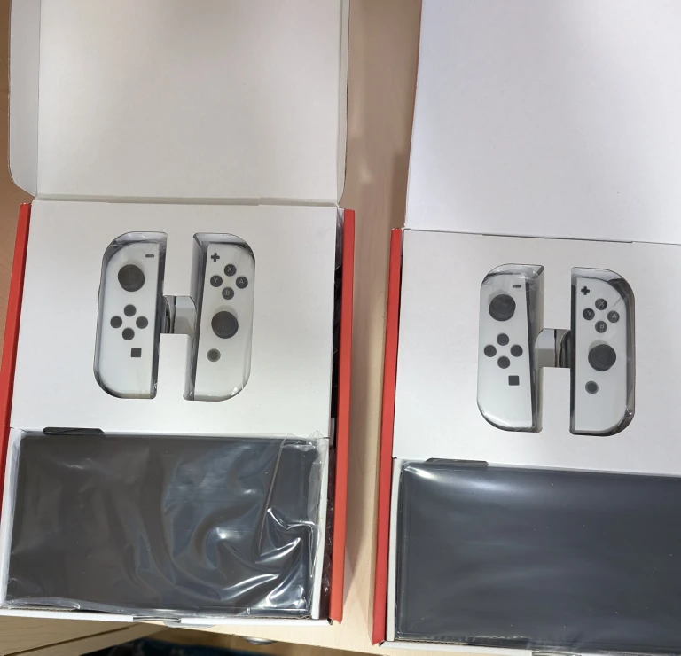 New Nintendo Switch OLED - White Joy-Cons - photo 3