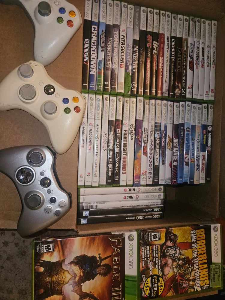 Xbox 360 Game Lot + Controllers thumbnail