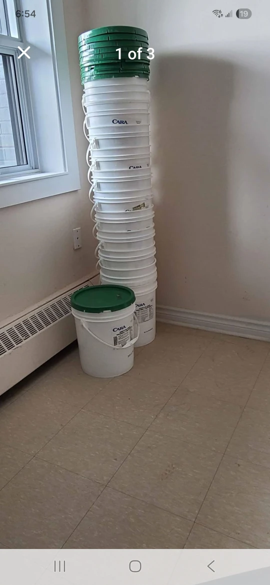 Cara Cornichons Bucket