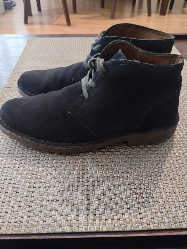 Clarks Black Suede Desert Boots - photo 2