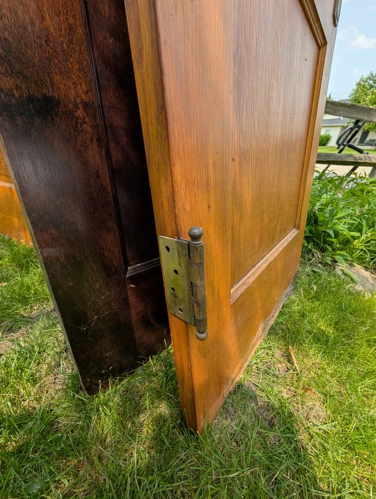 Vintage Wooden Doors image indicator(3)