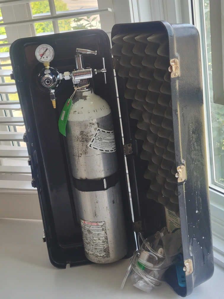 Portable Oxygen Tank with Case - photo 3