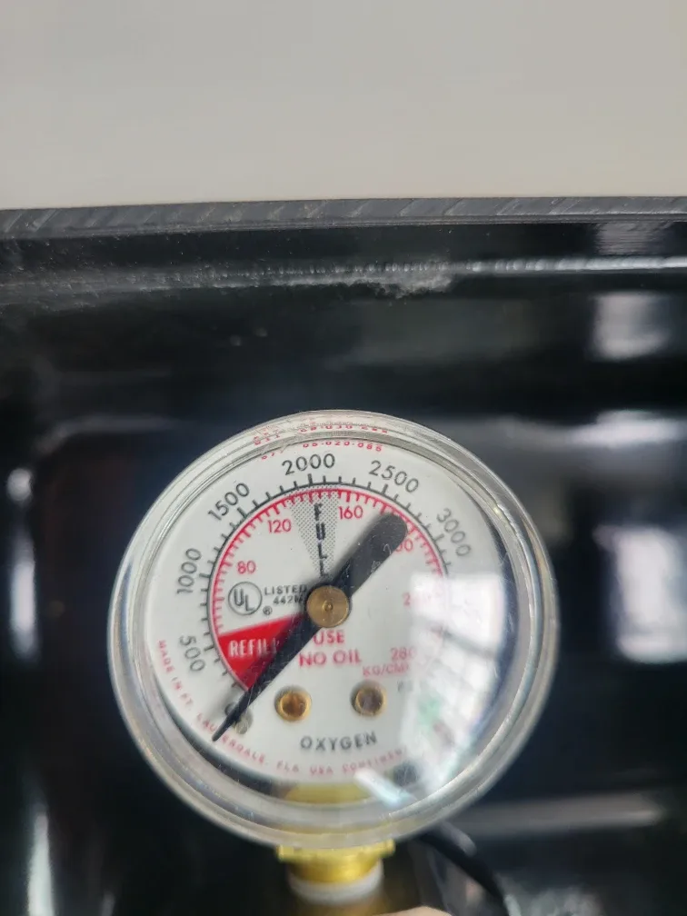 Portable Oxygen Tank with Case image indicator(7)