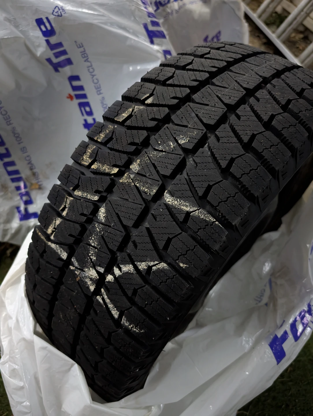 Bridgestone Blizzak Winter Tire 245/45R18