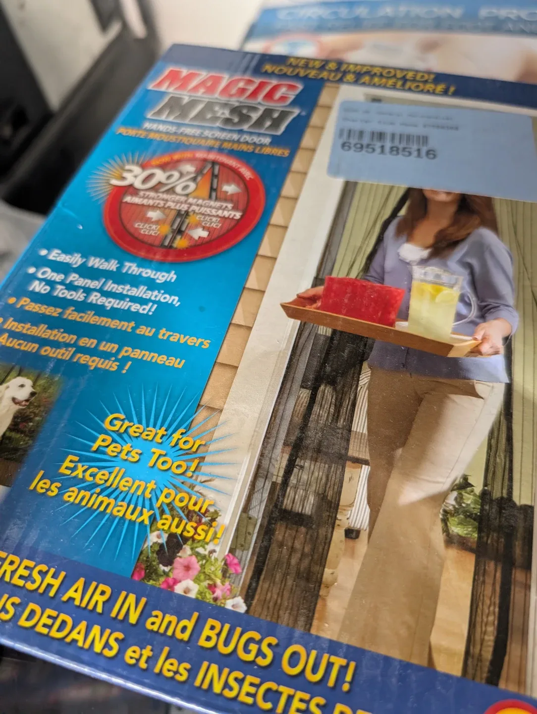 Magic Mesh Hands-Free Screen Door thumbnail