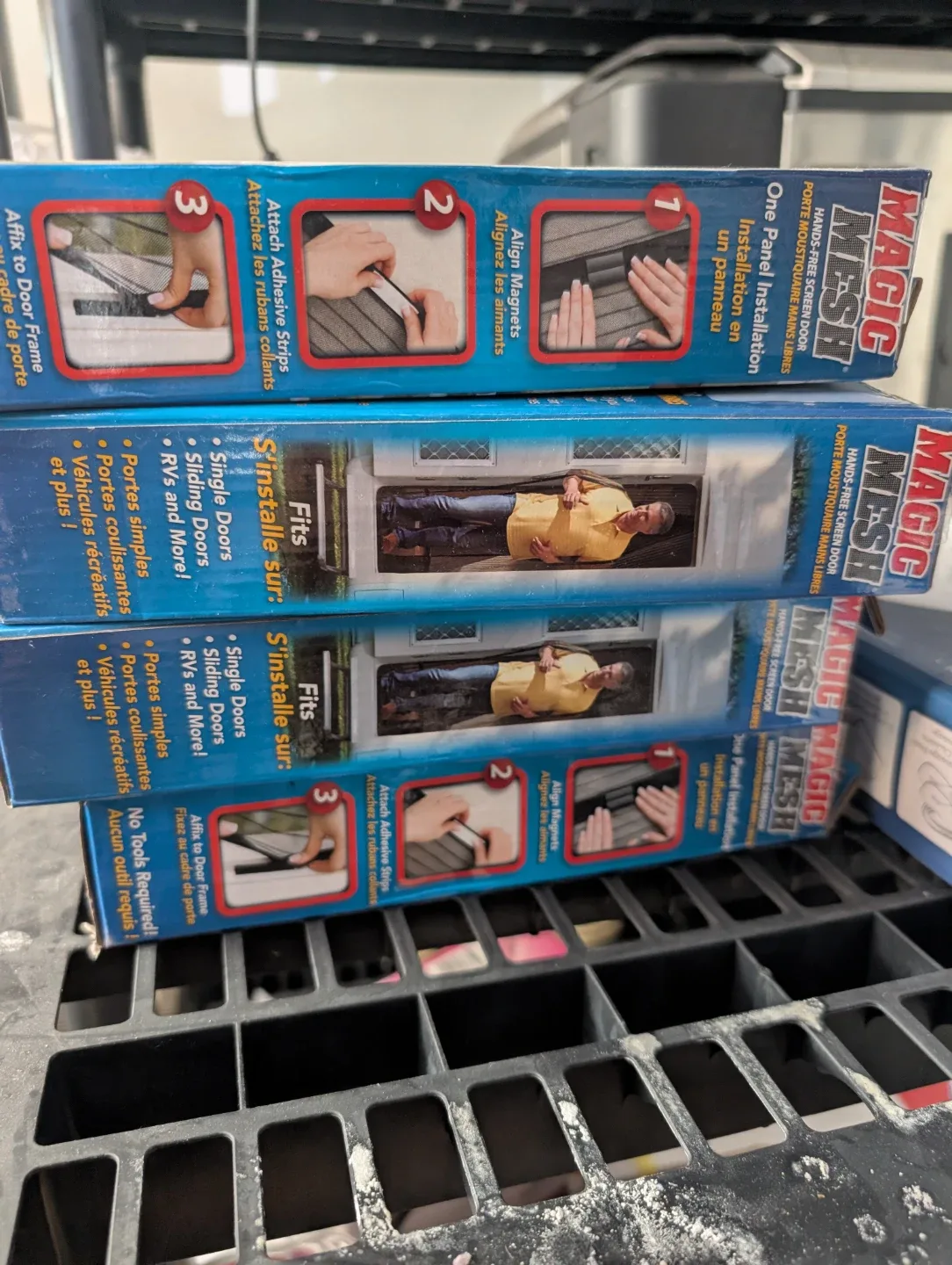 Magic Mesh Hands-Free Screen Door image indicator(2)